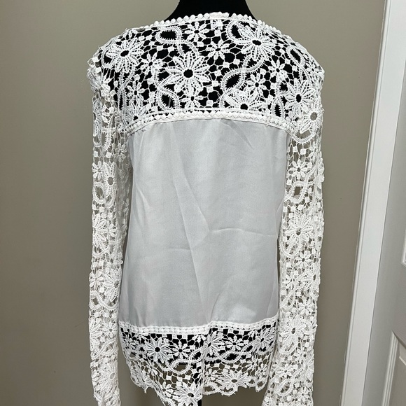 Women’s white lace top - Picture 2 of 3